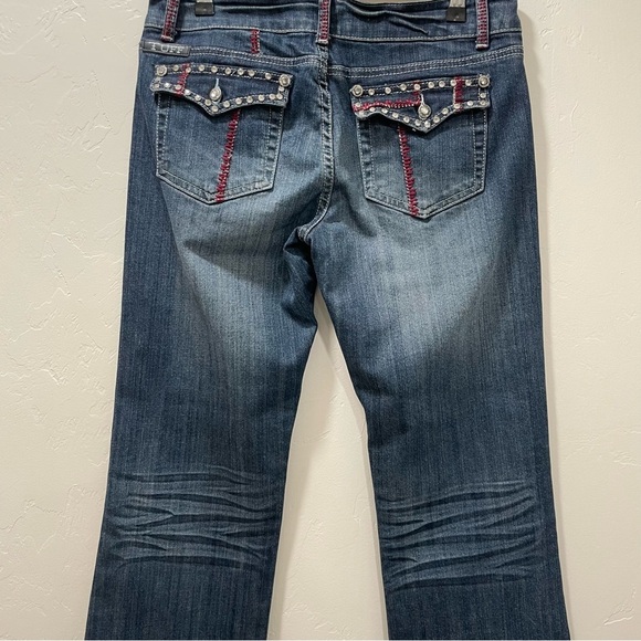 Cowgirl Tuff Co Jeans. Bootcut Women’s Size 28 Length 33 Studded Red Details - Picture 10 of 16